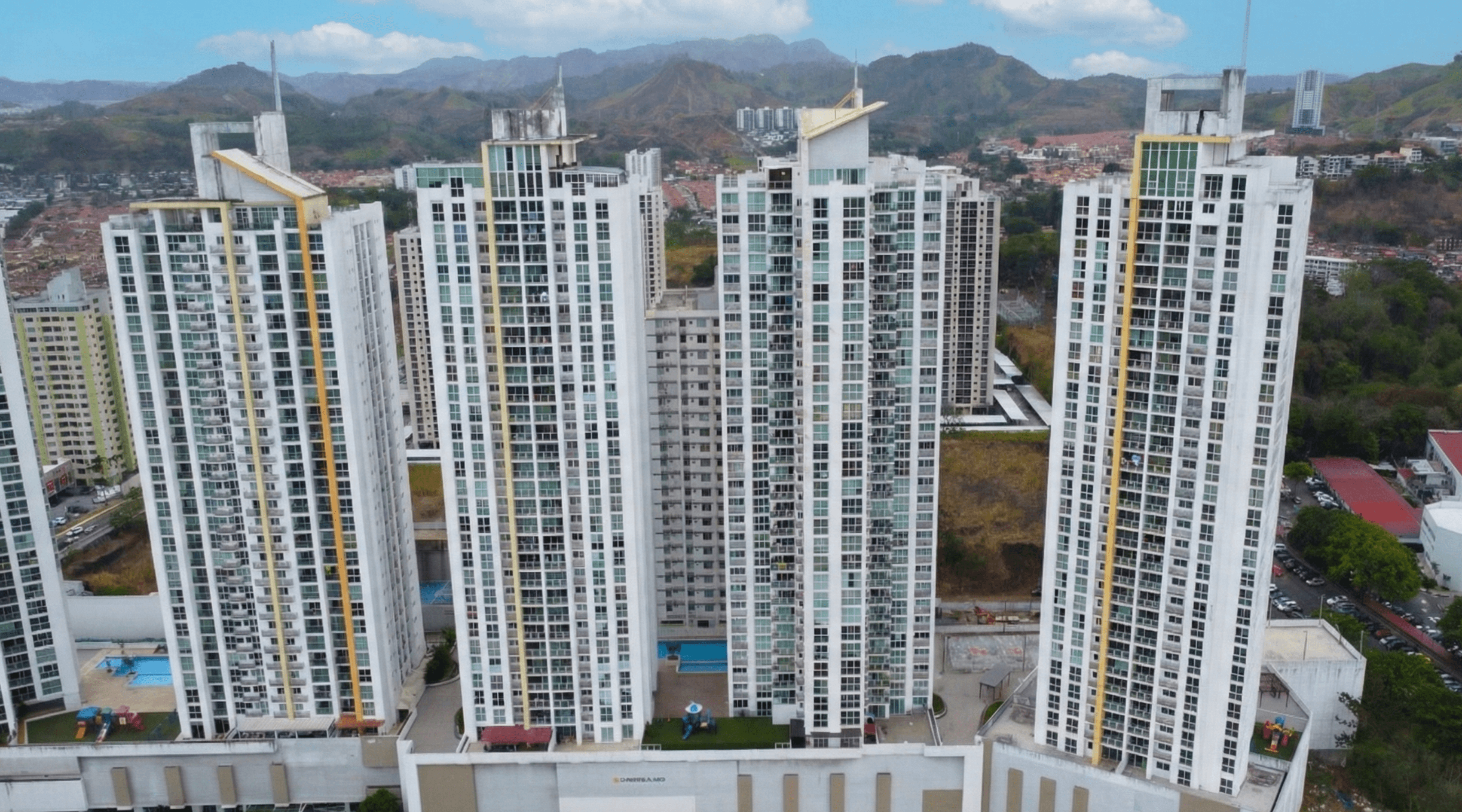 Kings Park - Torre 500, Apto 3-B - Miniatura 2