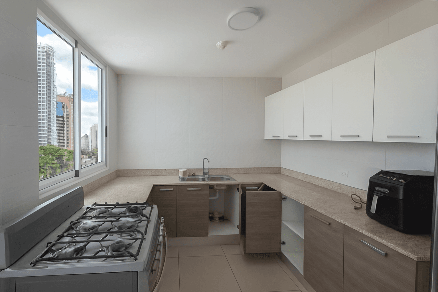 Kings Park - Torre 500, Apto 10-B - Miniatura 5