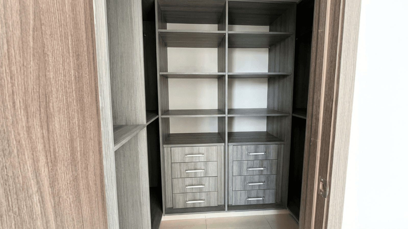 Kings Park - Torre 500, Apto 3-B - Miniatura 5