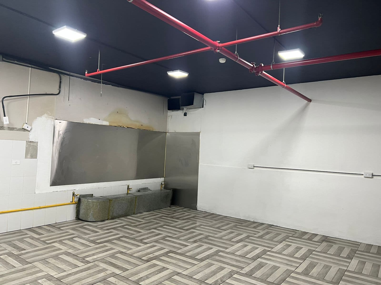 The Towers Business Plaza - Local Planta Baja en Alquiler - Miniatura 4