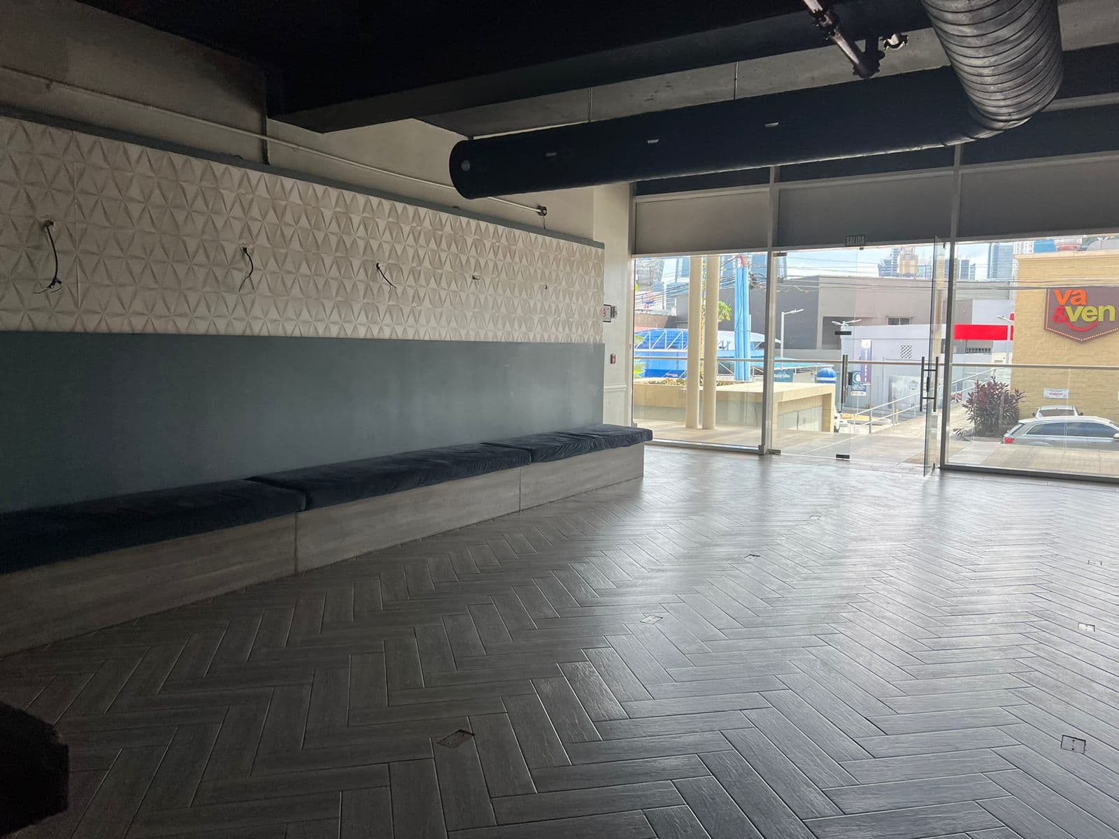 The Towers Business Plaza - Local Planta Baja en Alquiler - Miniatura 8