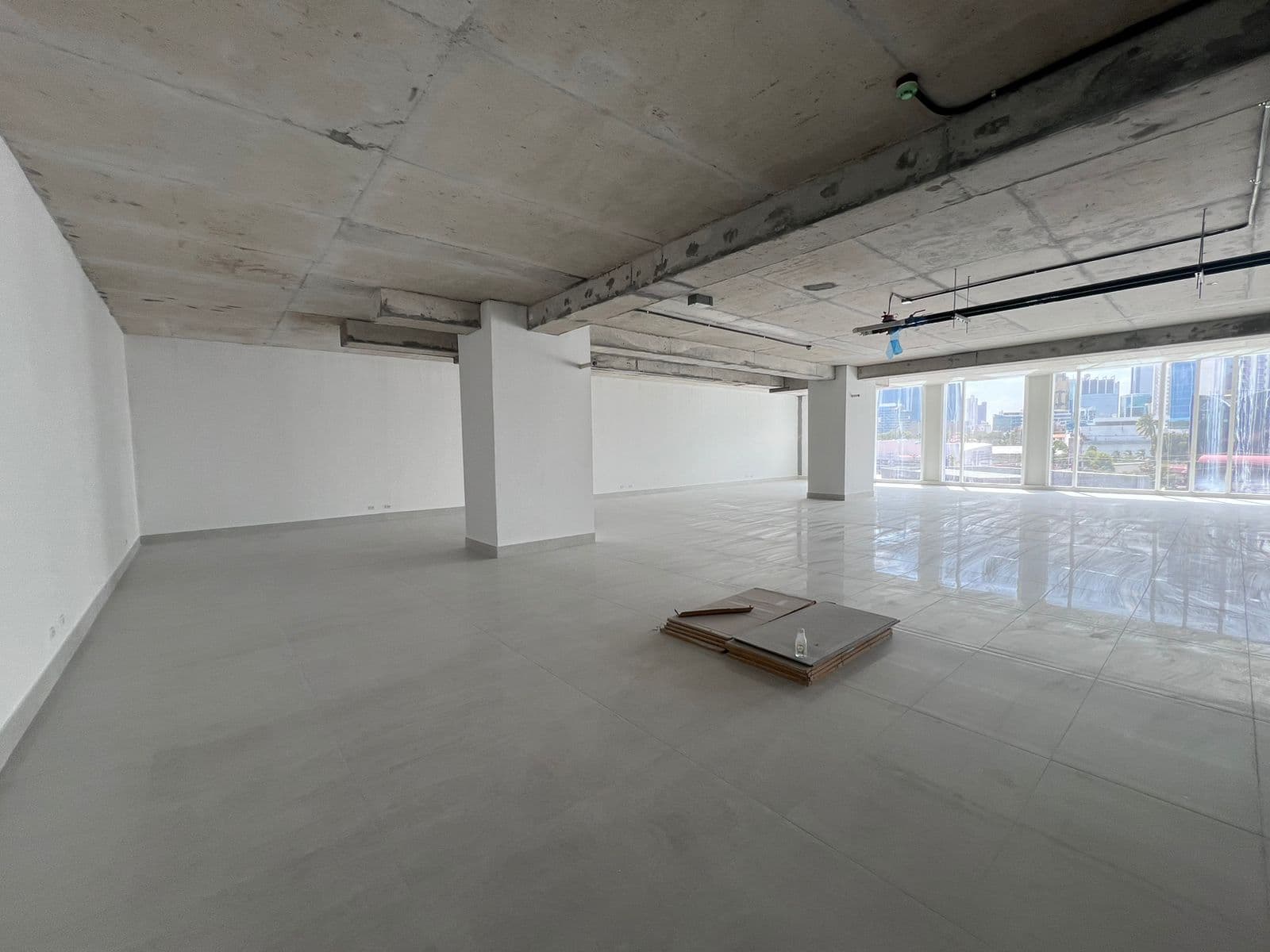 The Towers Business Plaza - Local 2A Nivel 2 en Alquiler - Miniatura 3