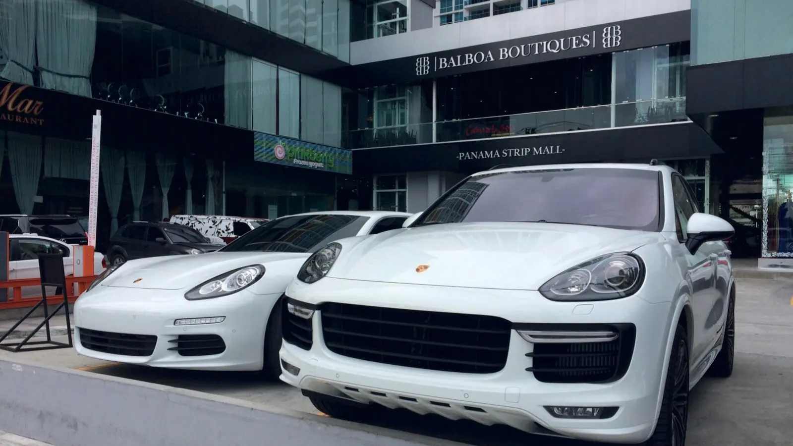 Balboa Boutiques - Local A-104