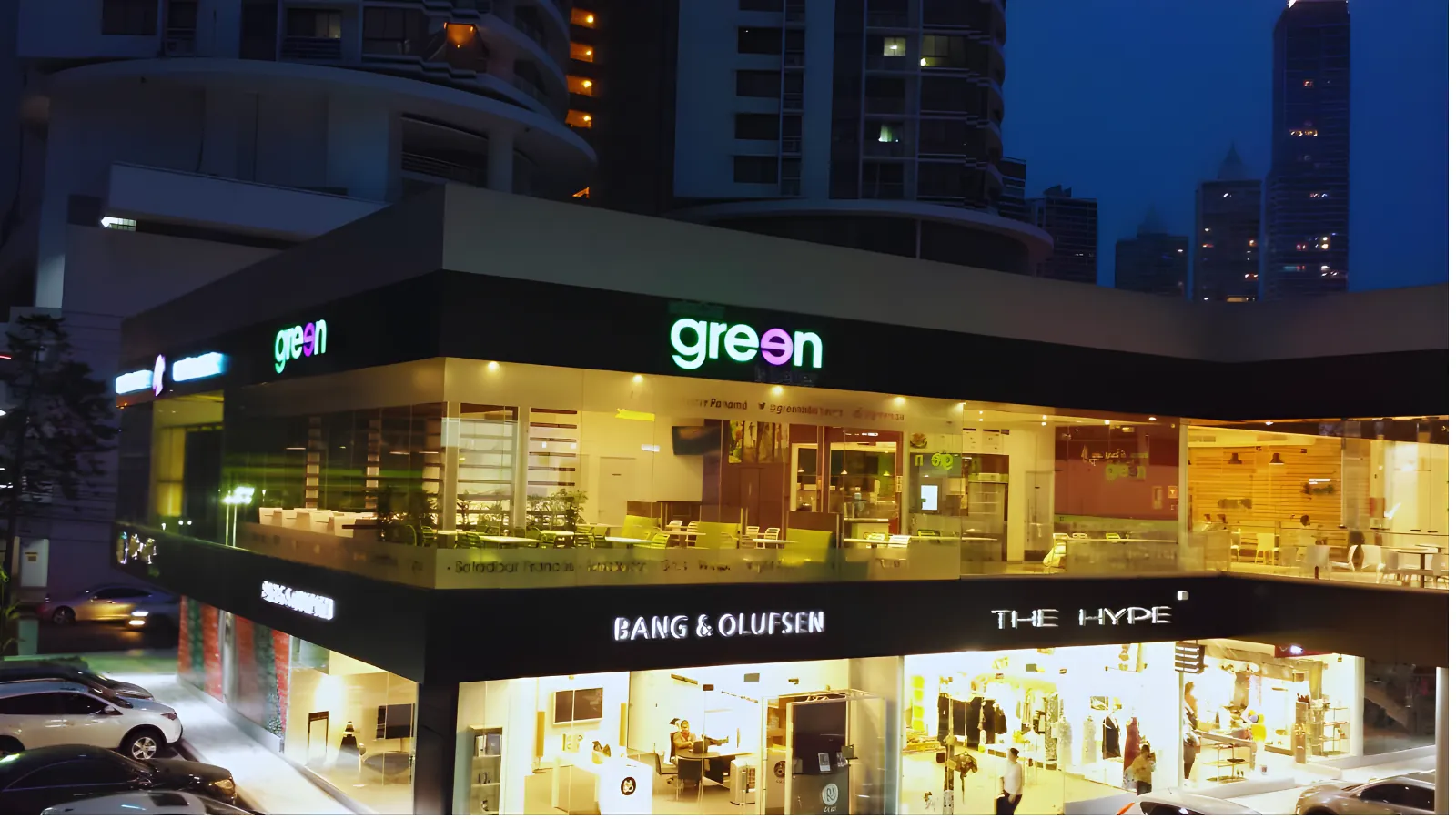 Balboa Boutiques - Local B-102/202