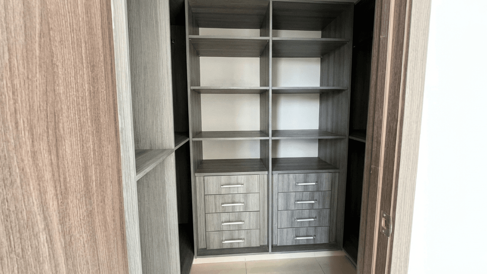 Kings Park - Torre 500, Apto 3-B - Miniatura 5