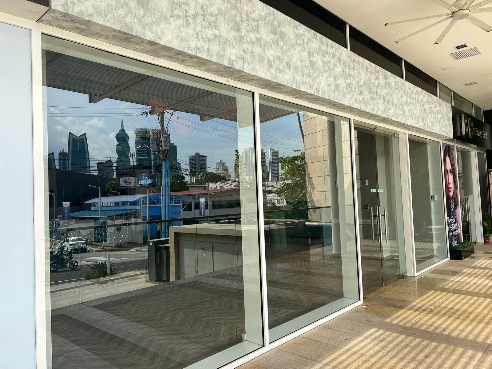 The Towers Business Plaza - Local Planta Baja en Alquiler - Imagen 1