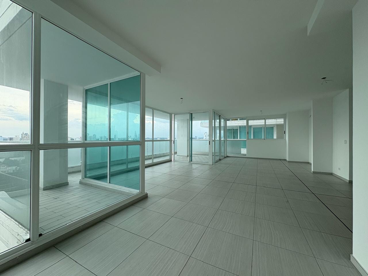 The Towers Residences - Apto. 28 B Torre 100