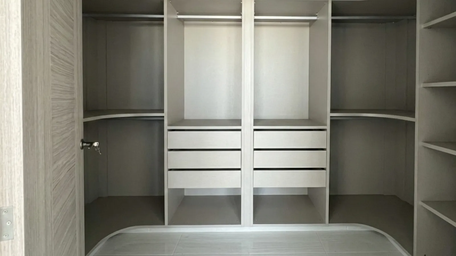 The Towers Residences - Apto. 29 B Torre 100 - Miniatura 3